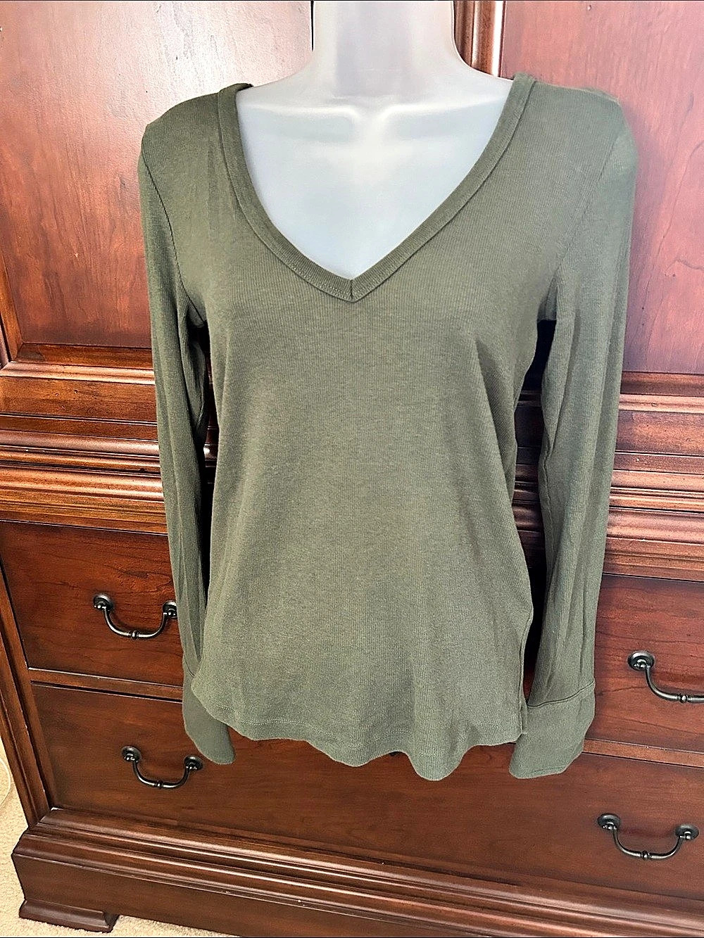 Nic & Zoe Long Sleeve V-Neck Top in Green/Size Small